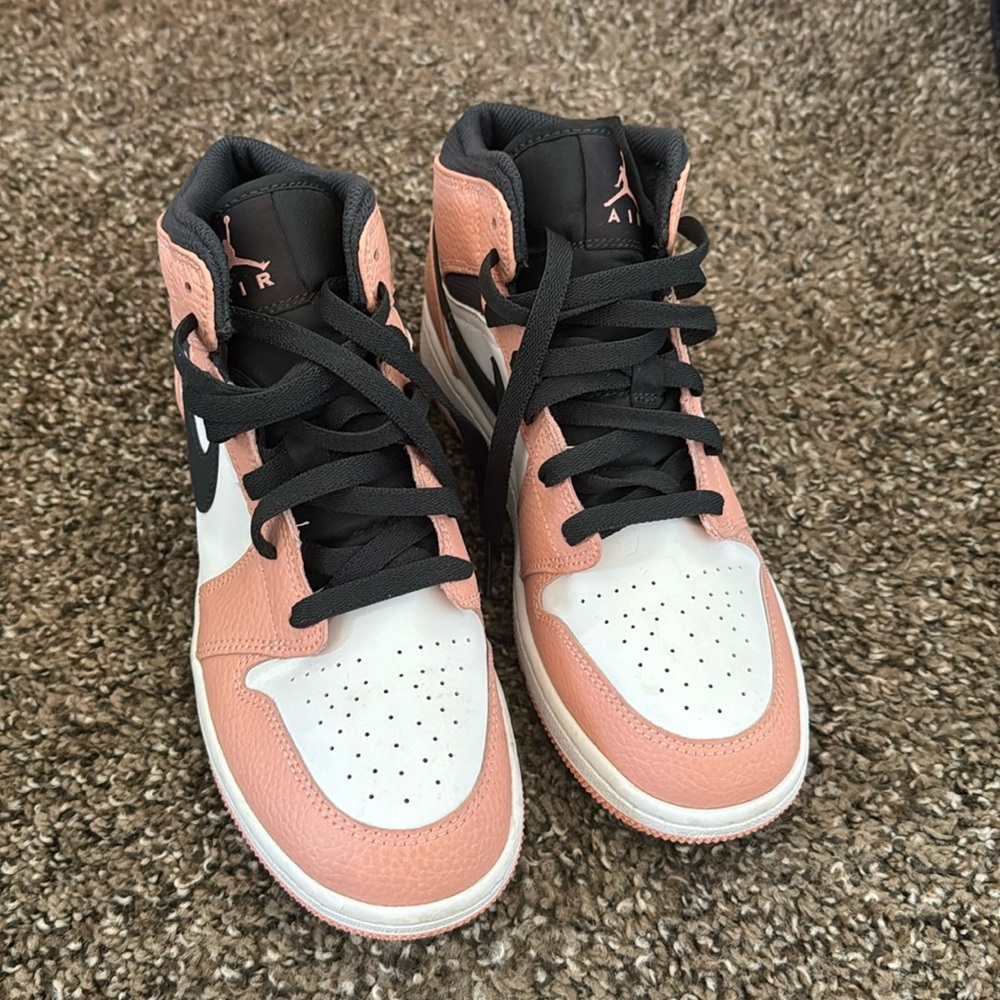 size 6.5 Y Rose Quartz Nike